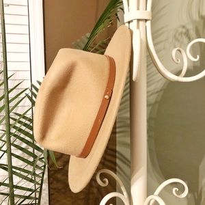 HAT-ANTHROPOLOGIE-NEW